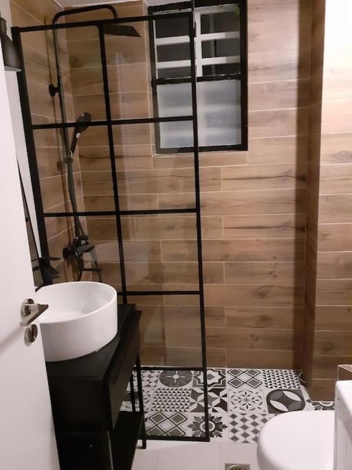 Μοντέρνο Διαμέρισμα - Stylish Appartment Loutraki Esterno foto