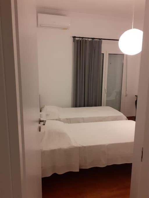 Μοντέρνο Διαμέρισμα - Stylish Appartment Loutraki Esterno foto